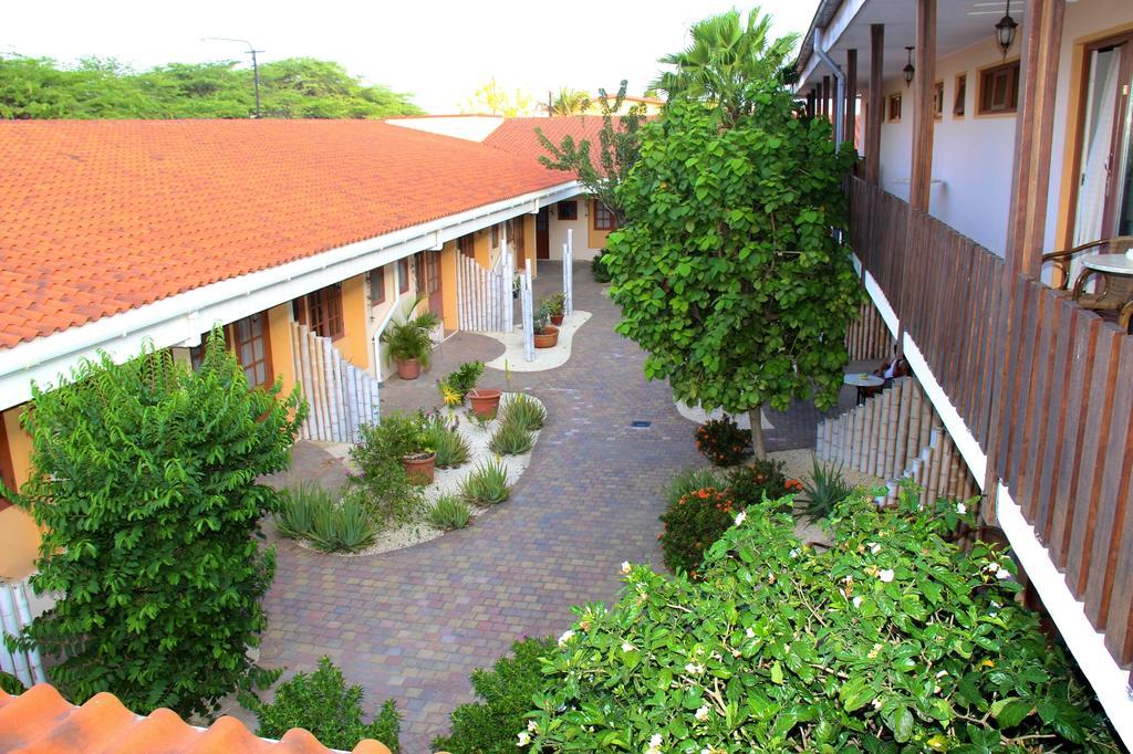 Camacuri Apartments オラニエスタッド エクステリア 写真